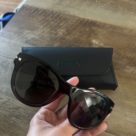 Valentino sunglasses - Picture 2 of 4